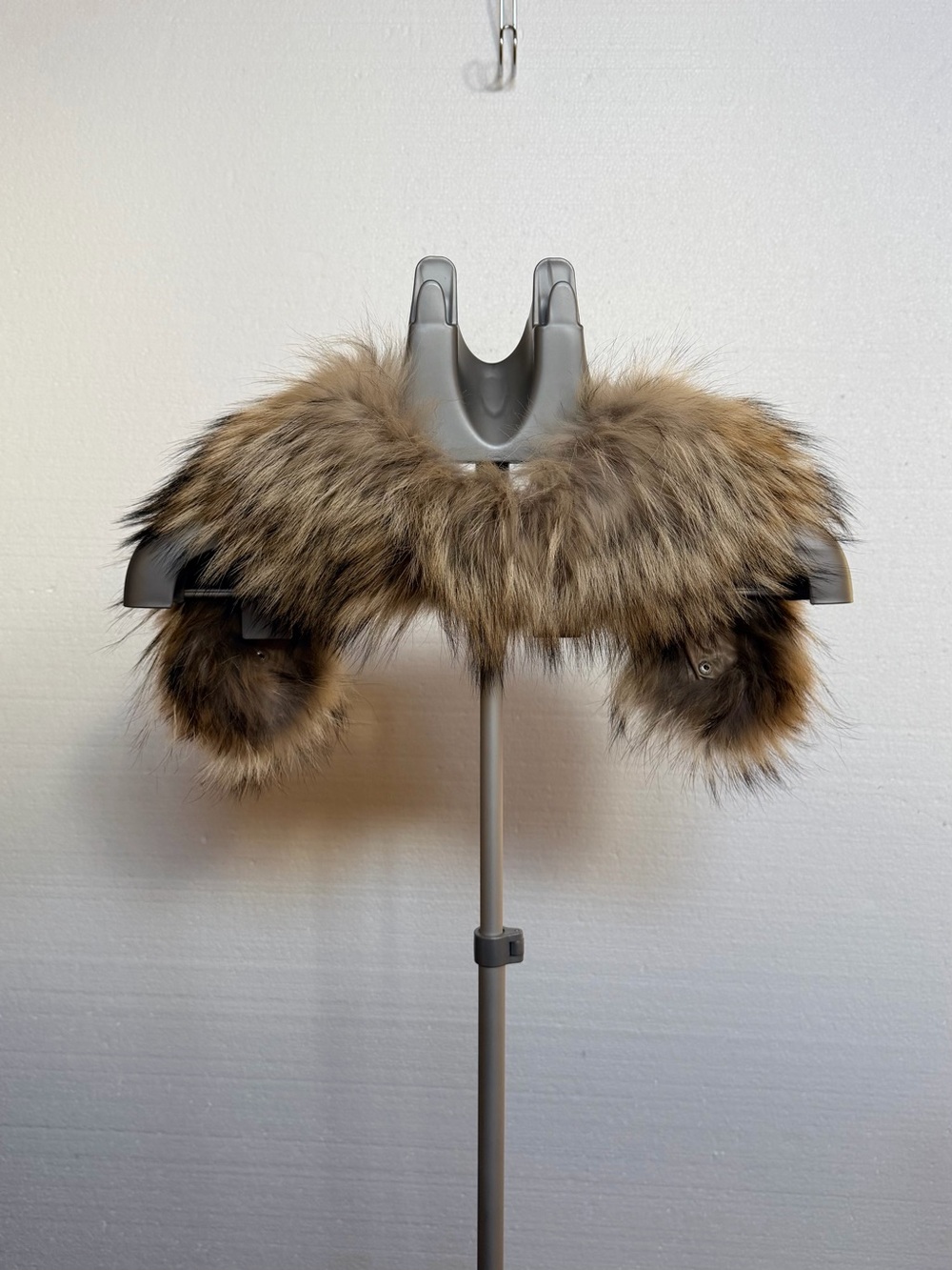 Bogner Genuine Coyote Fur Hood Trim Ruff Snap-On 30” Made in Germany